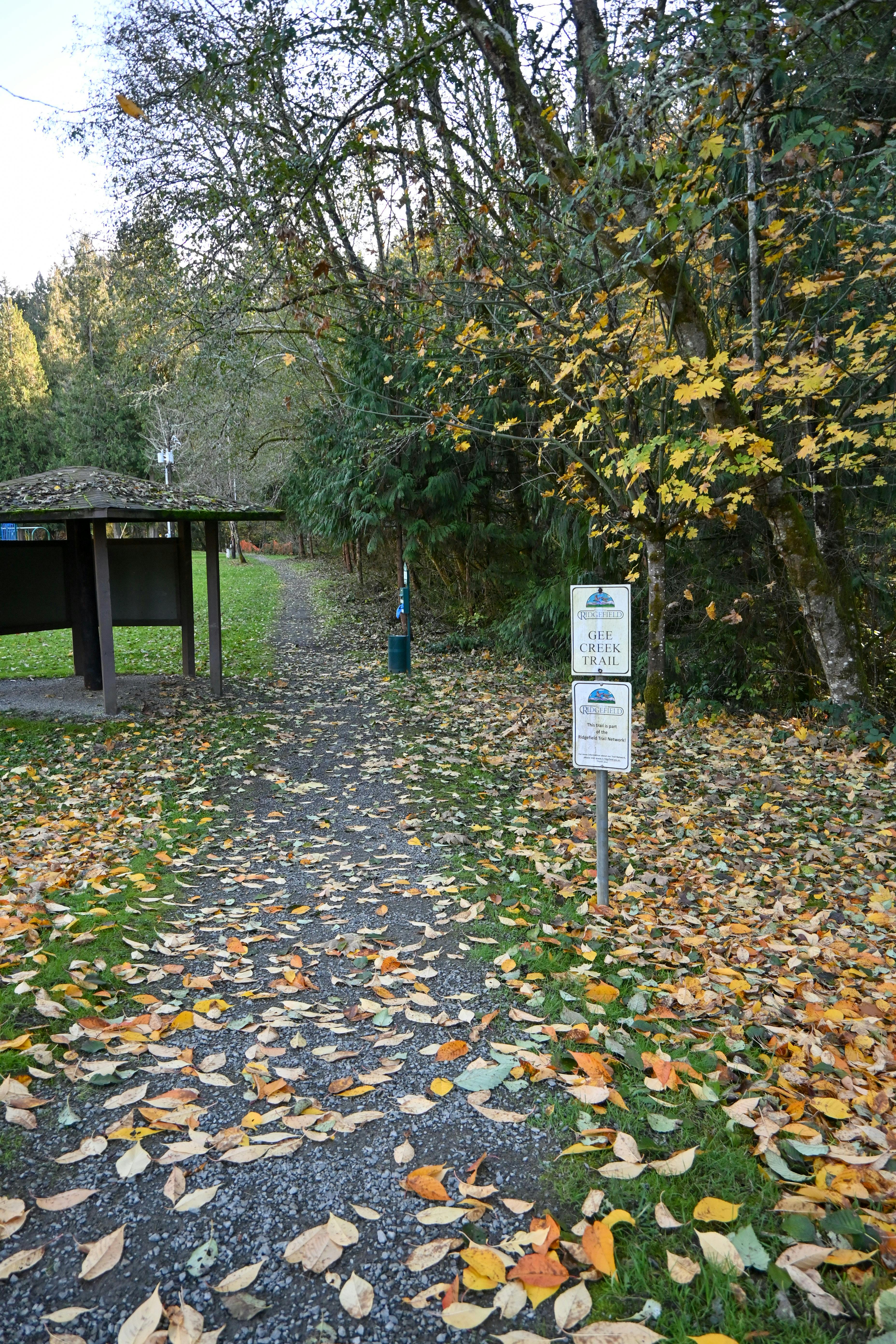 Gee Creek Trail access point and Park Signage