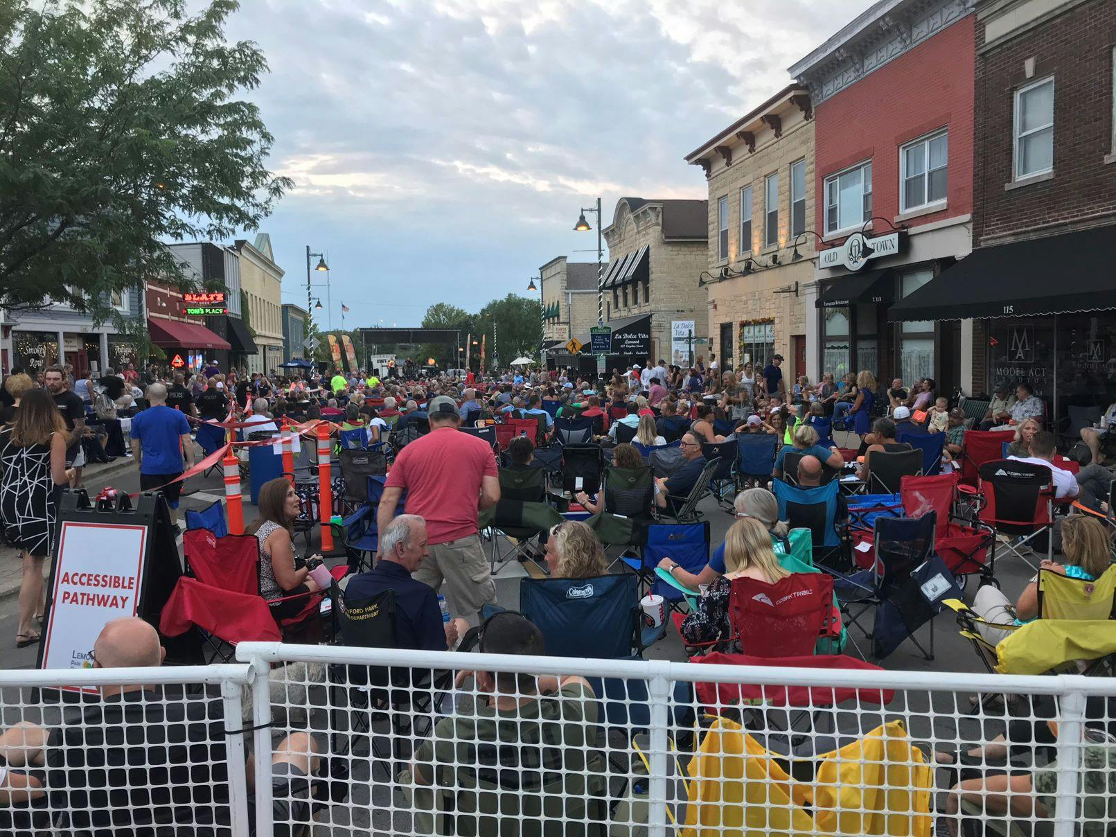 It was a full house... er, street... er, downtown!