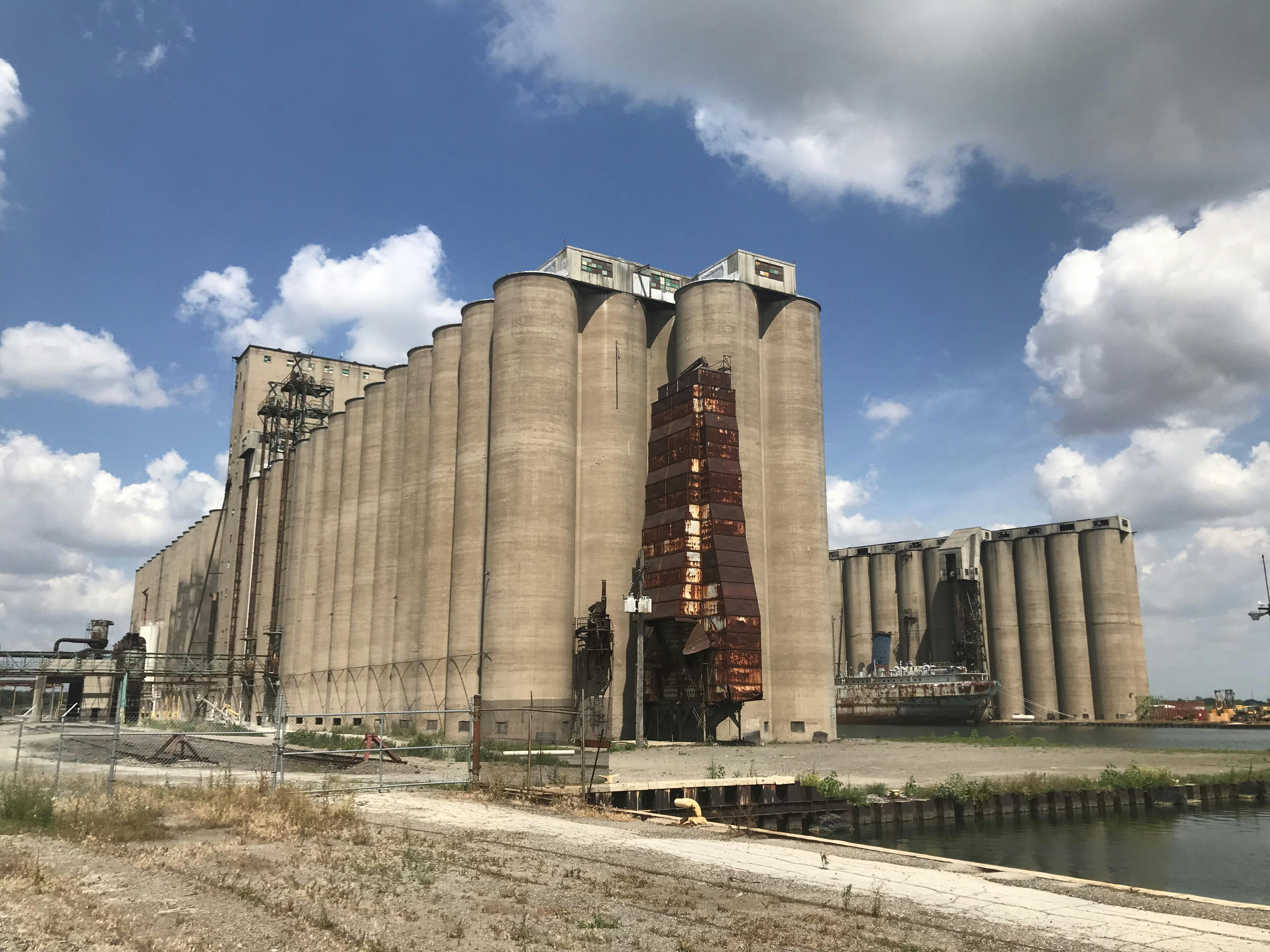 Grain elevators 