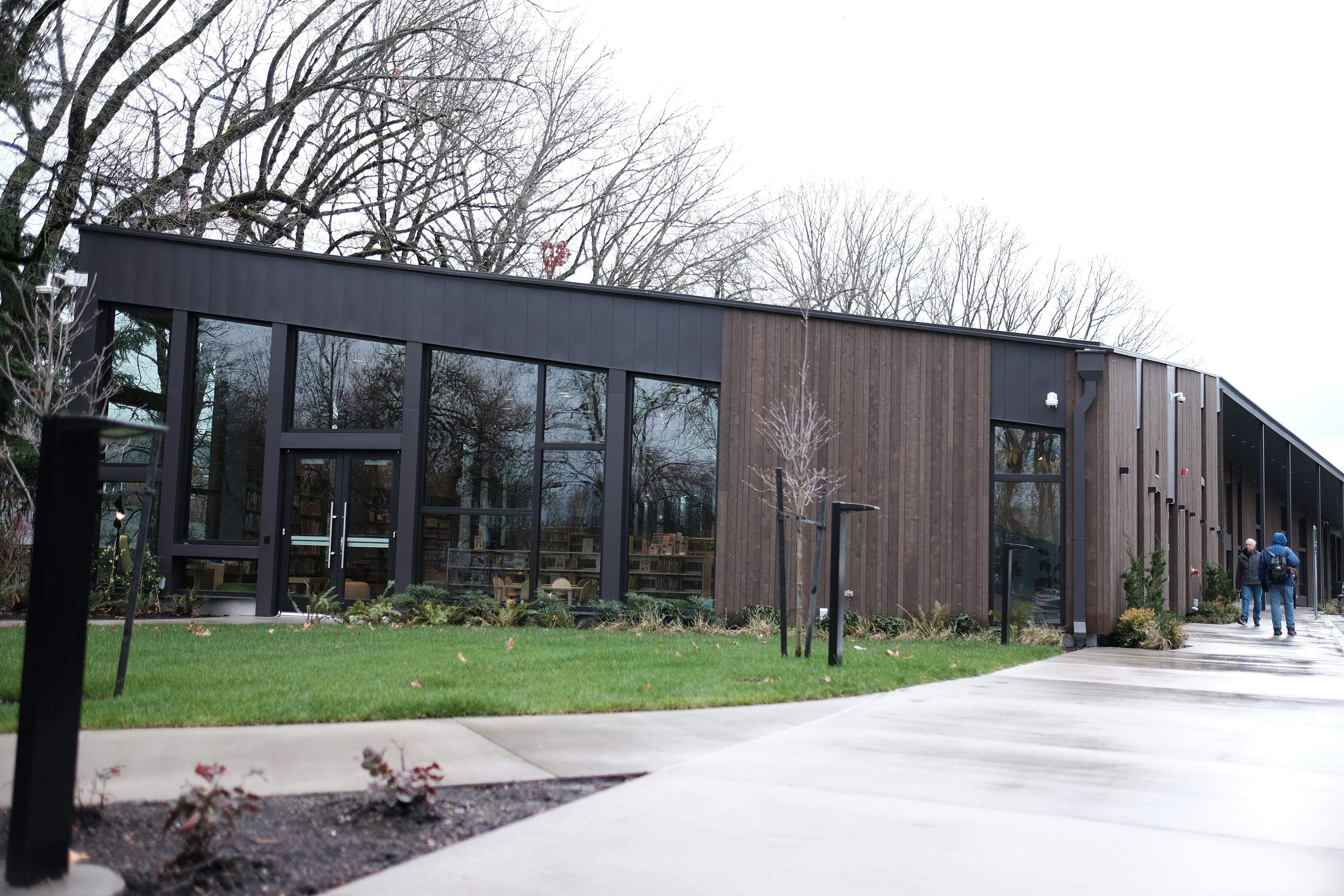 Photo of Milwaukie Ledding Library Outside of Building Next to Scott Park