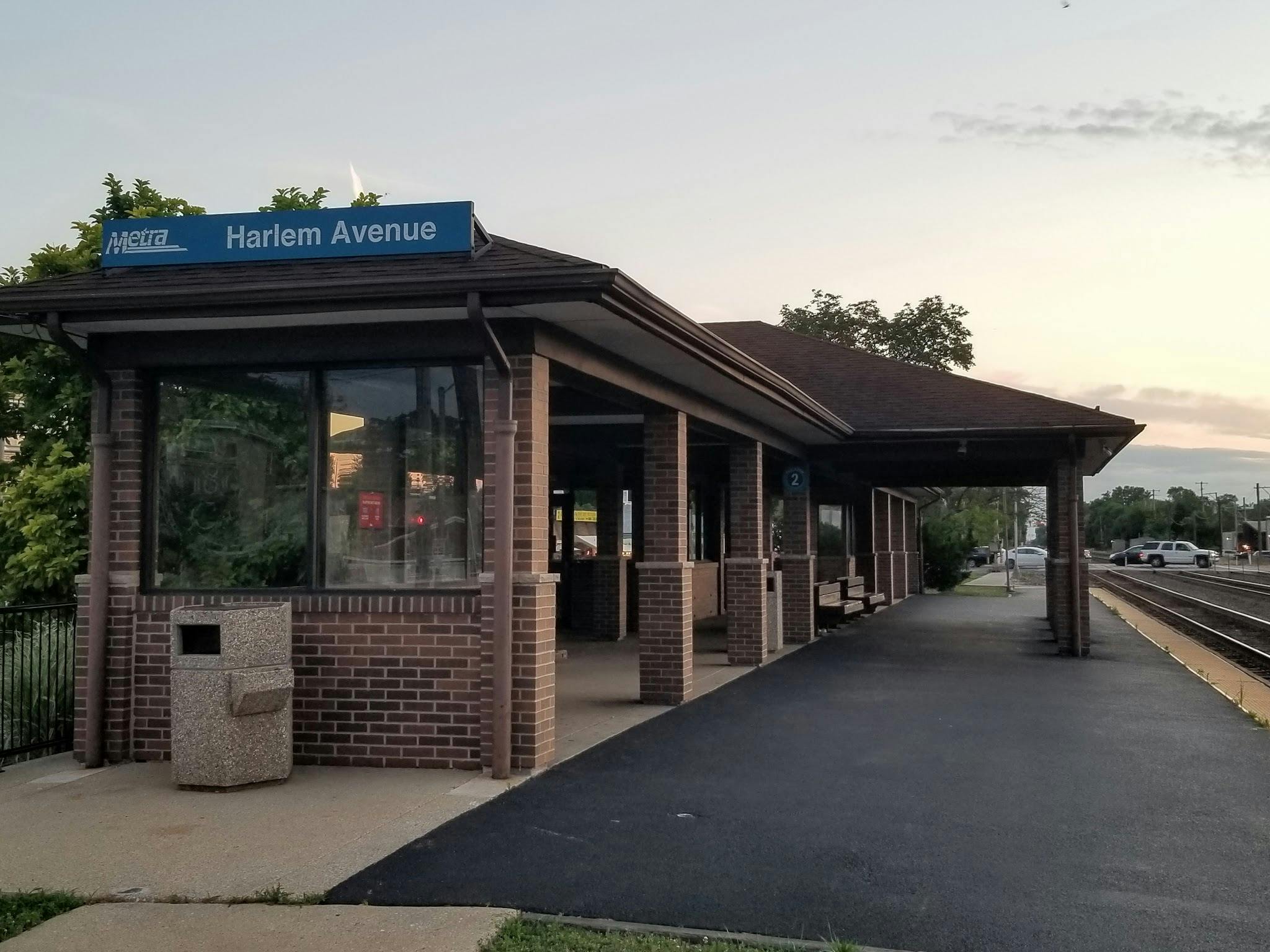 HarlemMetraStation.png