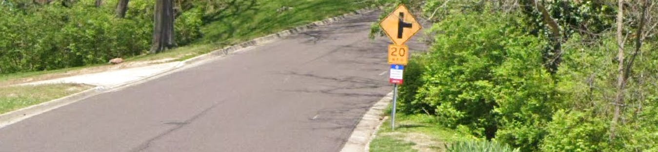 20 MPH sign on Hulen Drive