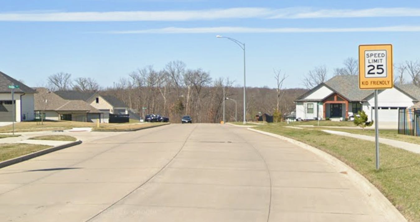 Hoylake Drive 2.png