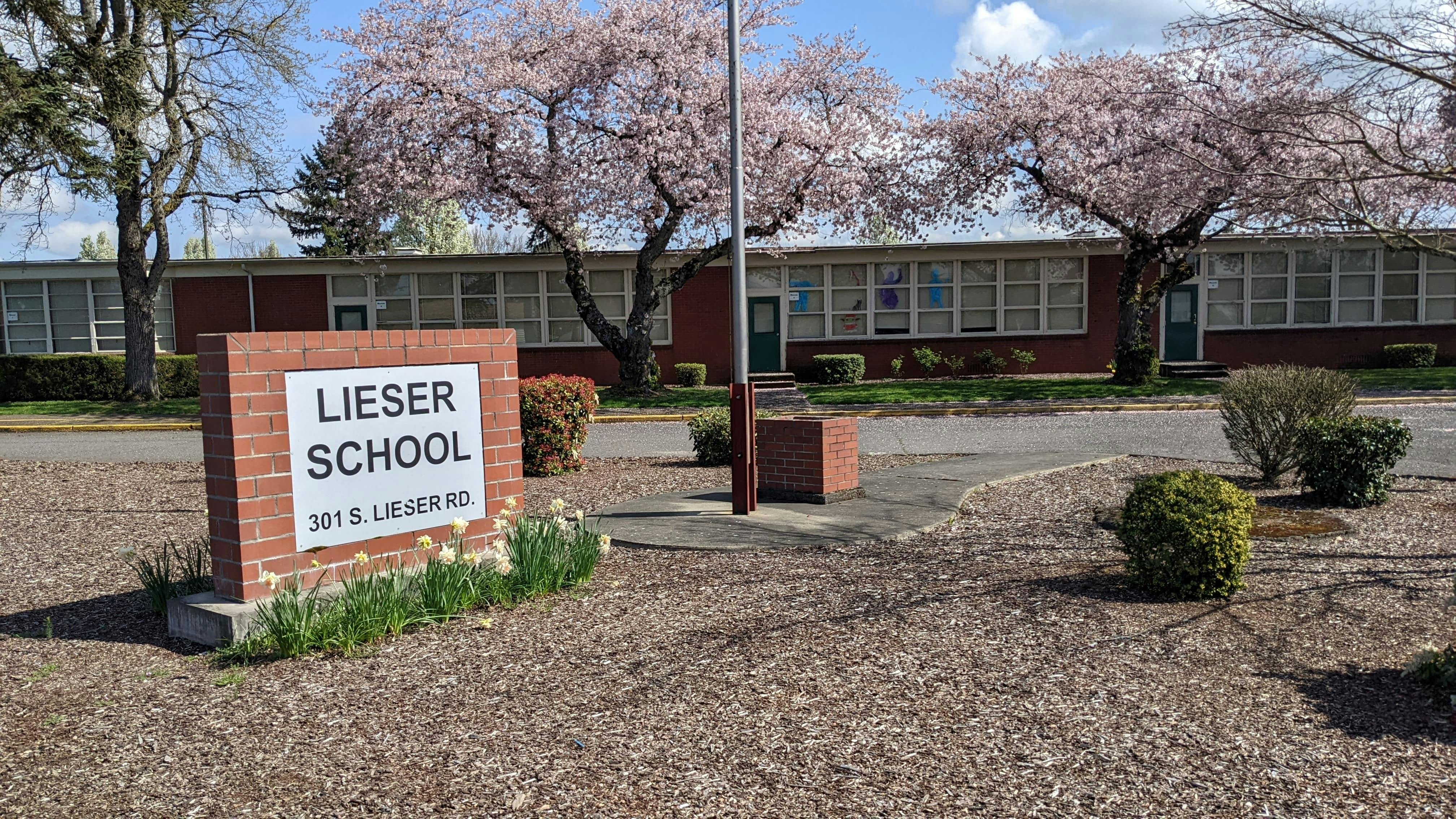 Lieser School