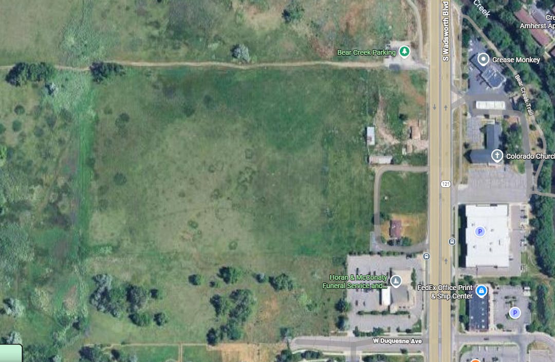 Image of current access point to Bear Creek Trail at S. Wadsworth Blvd.