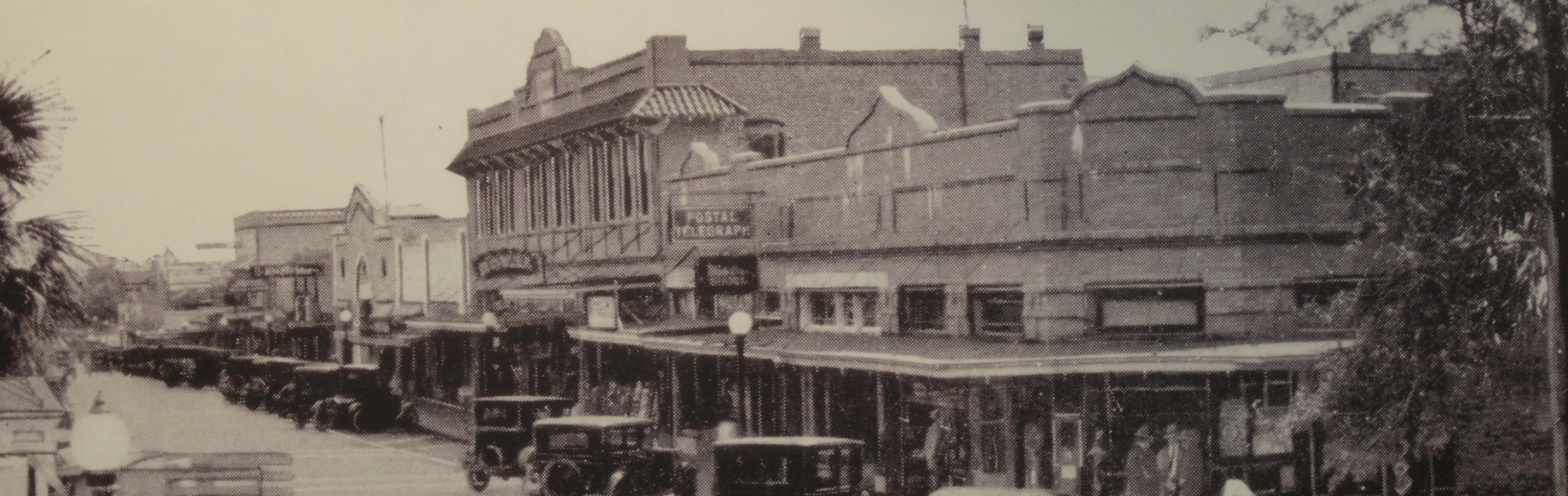Image of historic Tarpon Avenue