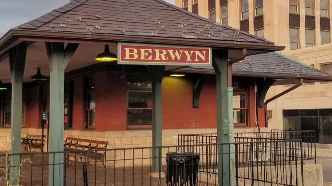 Berwyn Metra Station in the context of the urban environment
