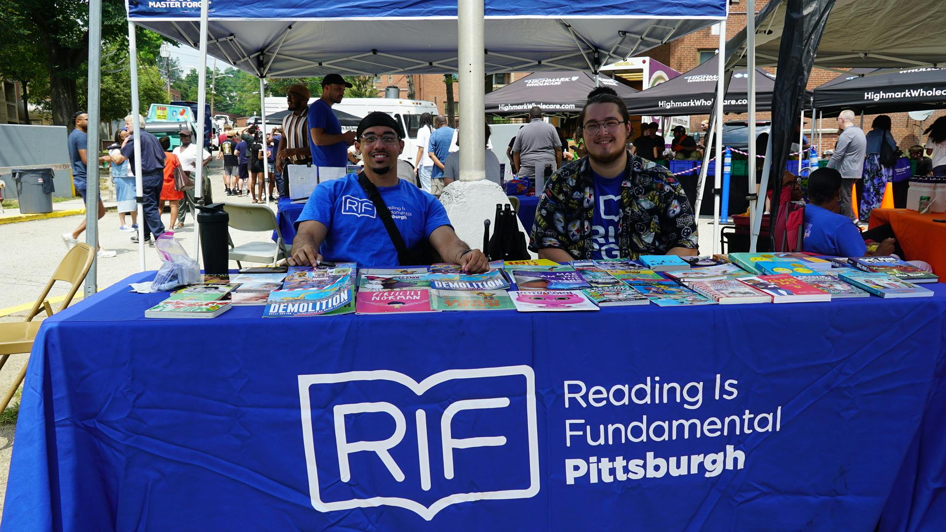Reading is FUNdamental Pittsburgh at an HACP Community Health Awareness Day event