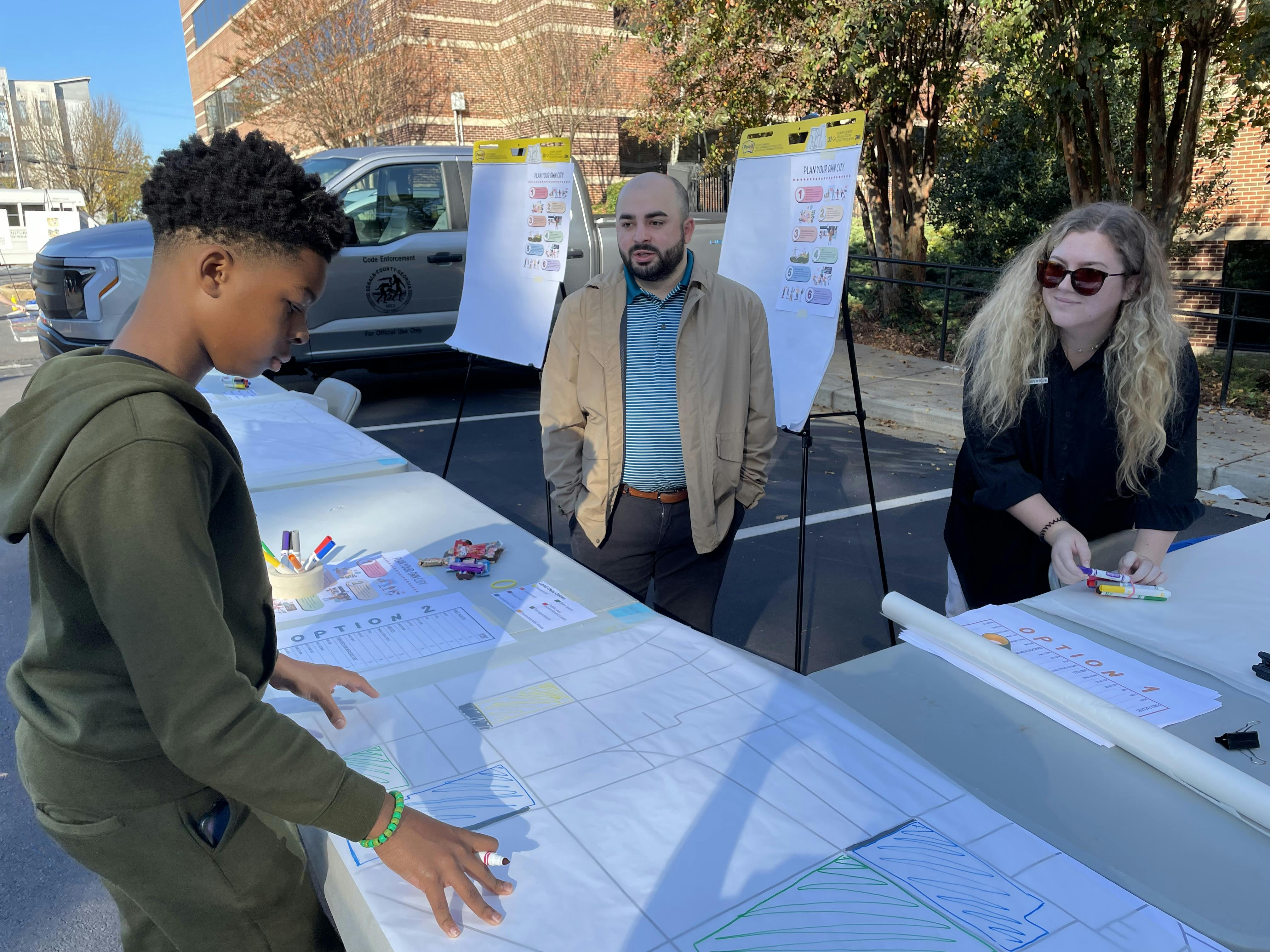 Kimley Horn instructing student on urban planning