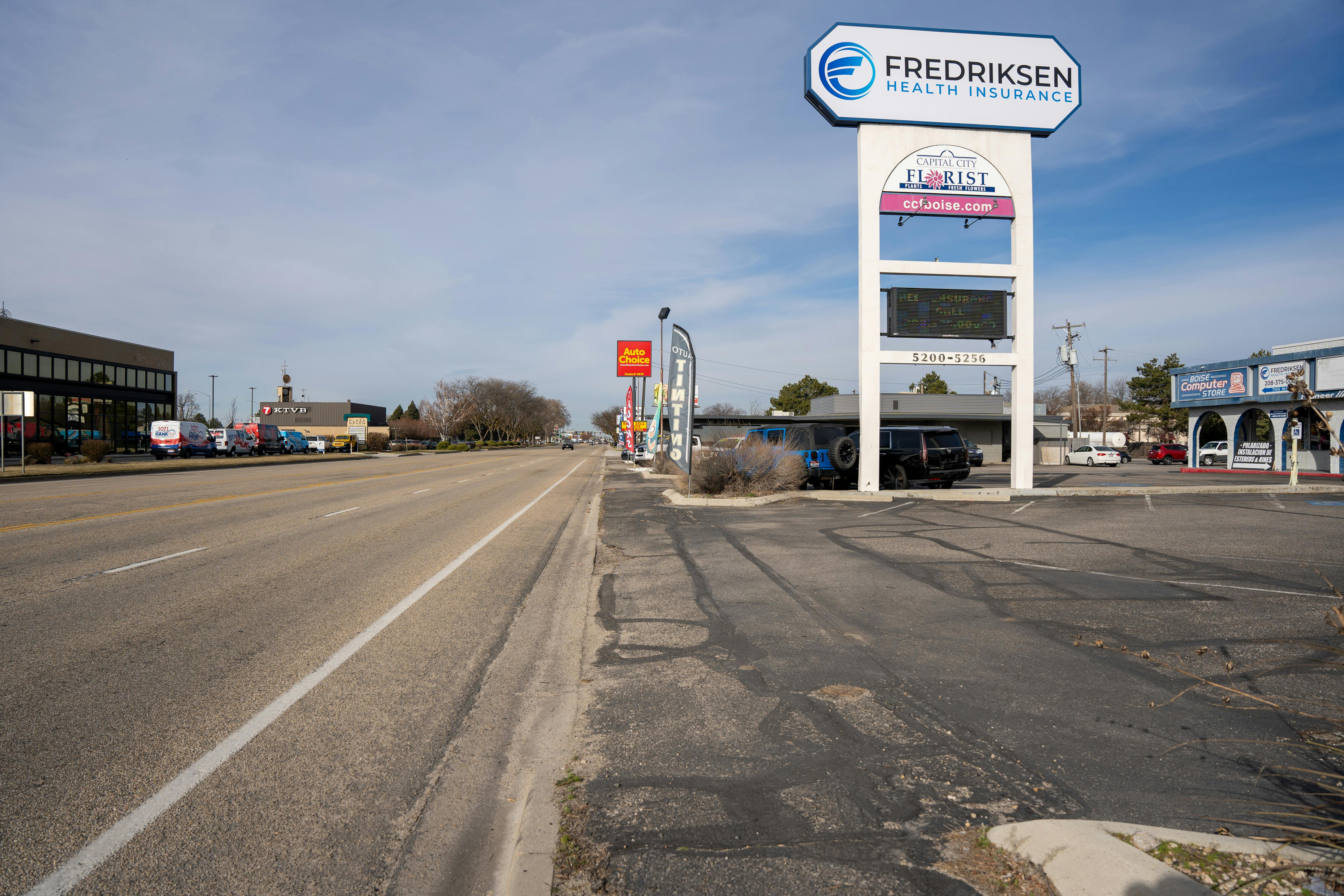 Fairview Avenue with no sidewalk