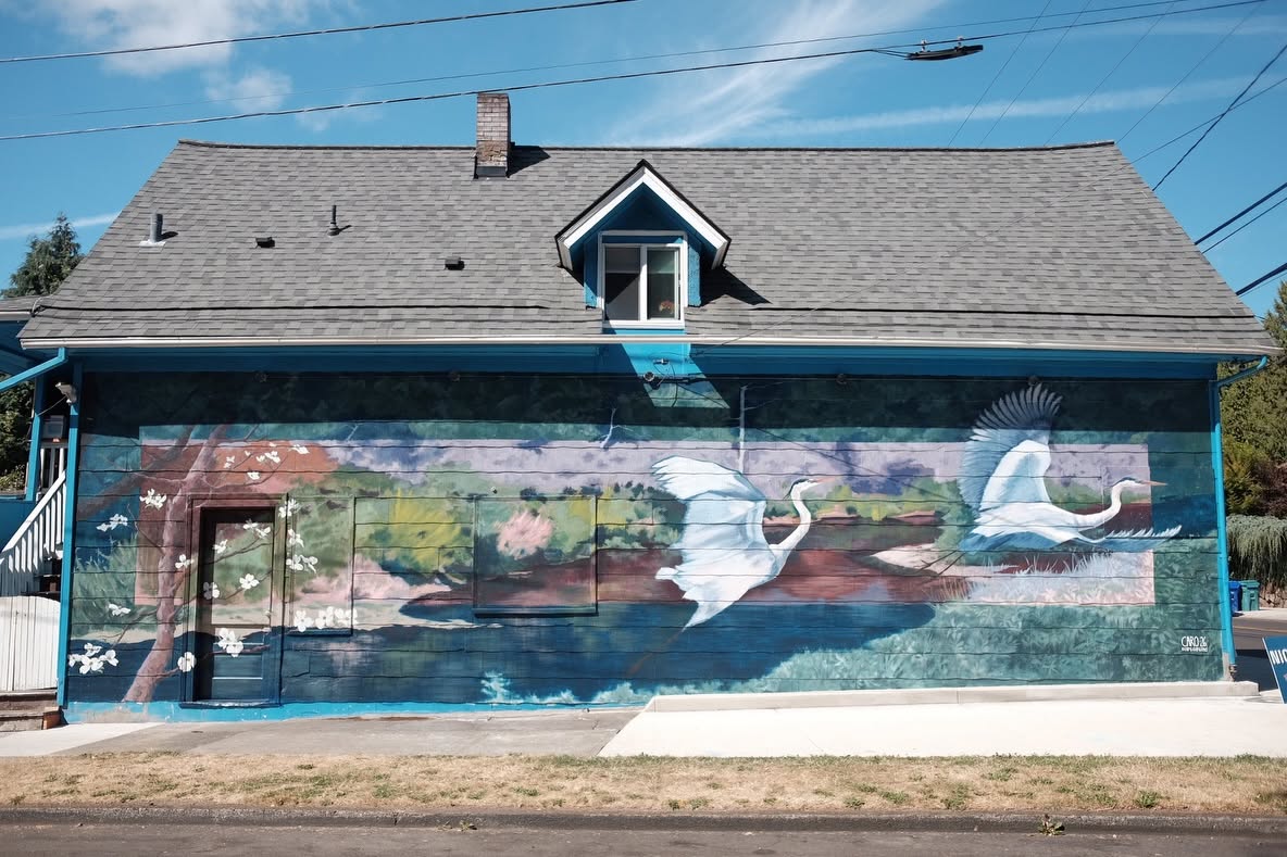 Image of mural on the Little Blue Store 